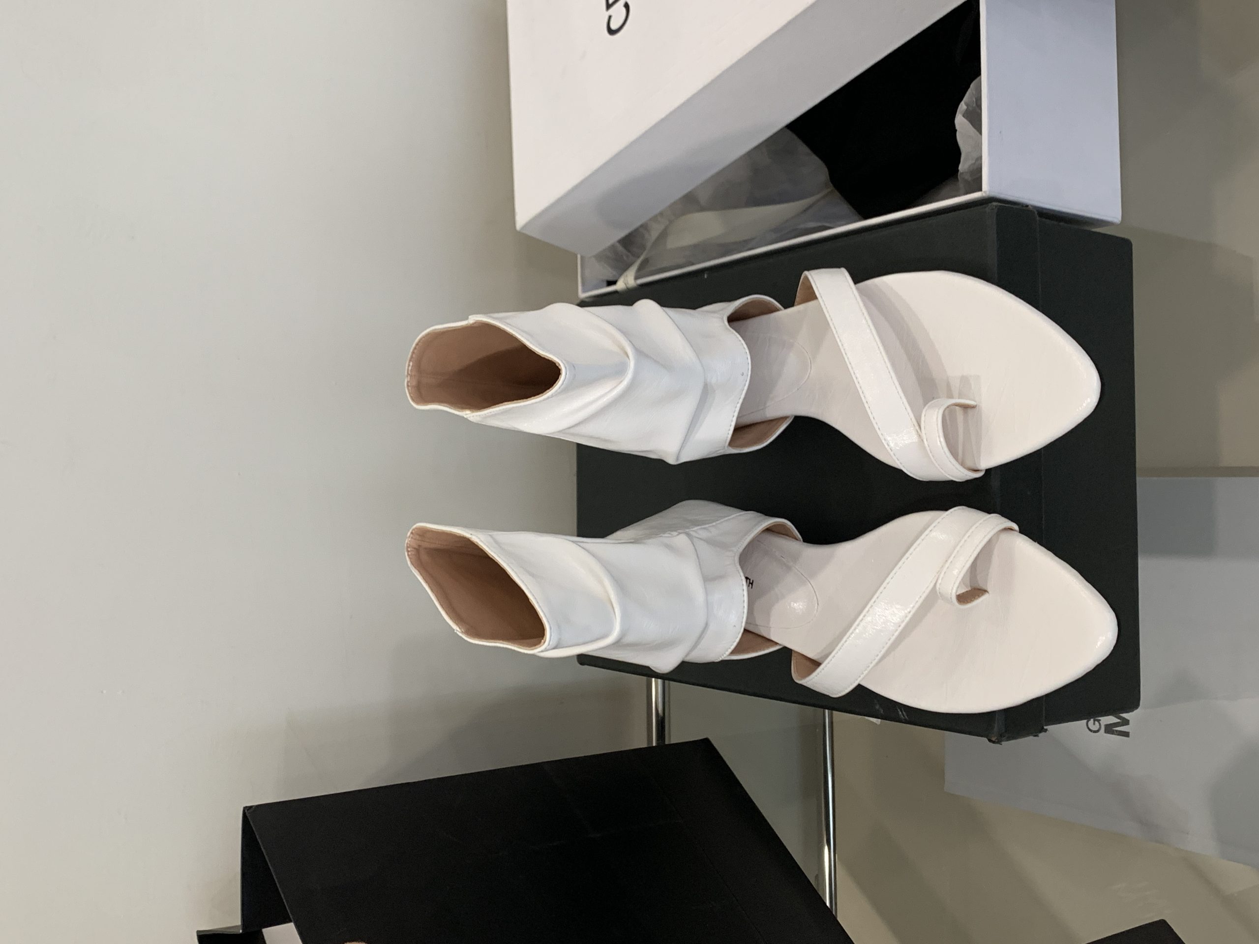 2025 New Retro Pleated Toe Strap Flat Sandals Women's Casual Roman Shoes One-Strap Low Heel - Image 3