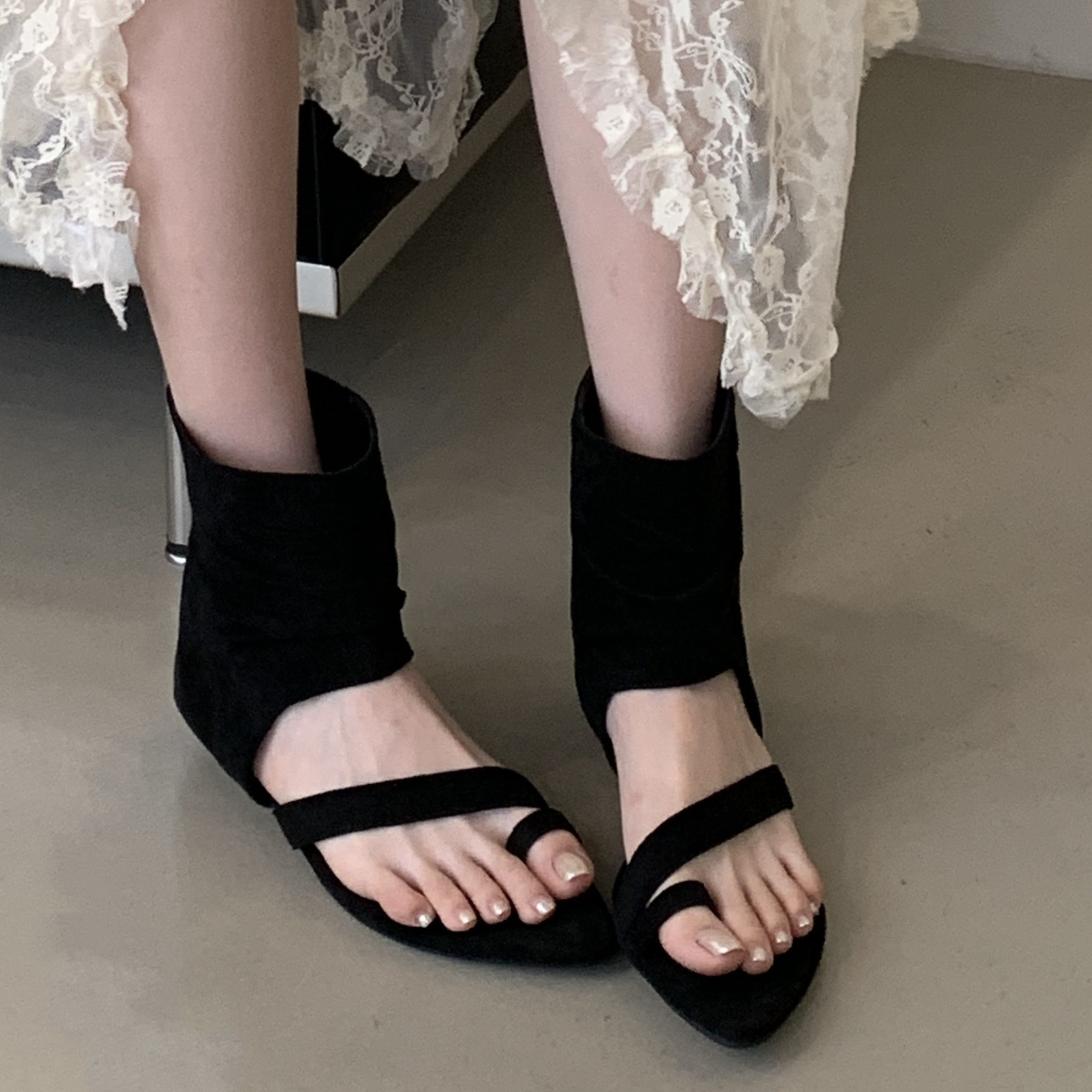 2025 New Retro Pleated Toe Strap Flat Sandals Women's Casual Roman Shoes One-Strap Low Heel - Image 5