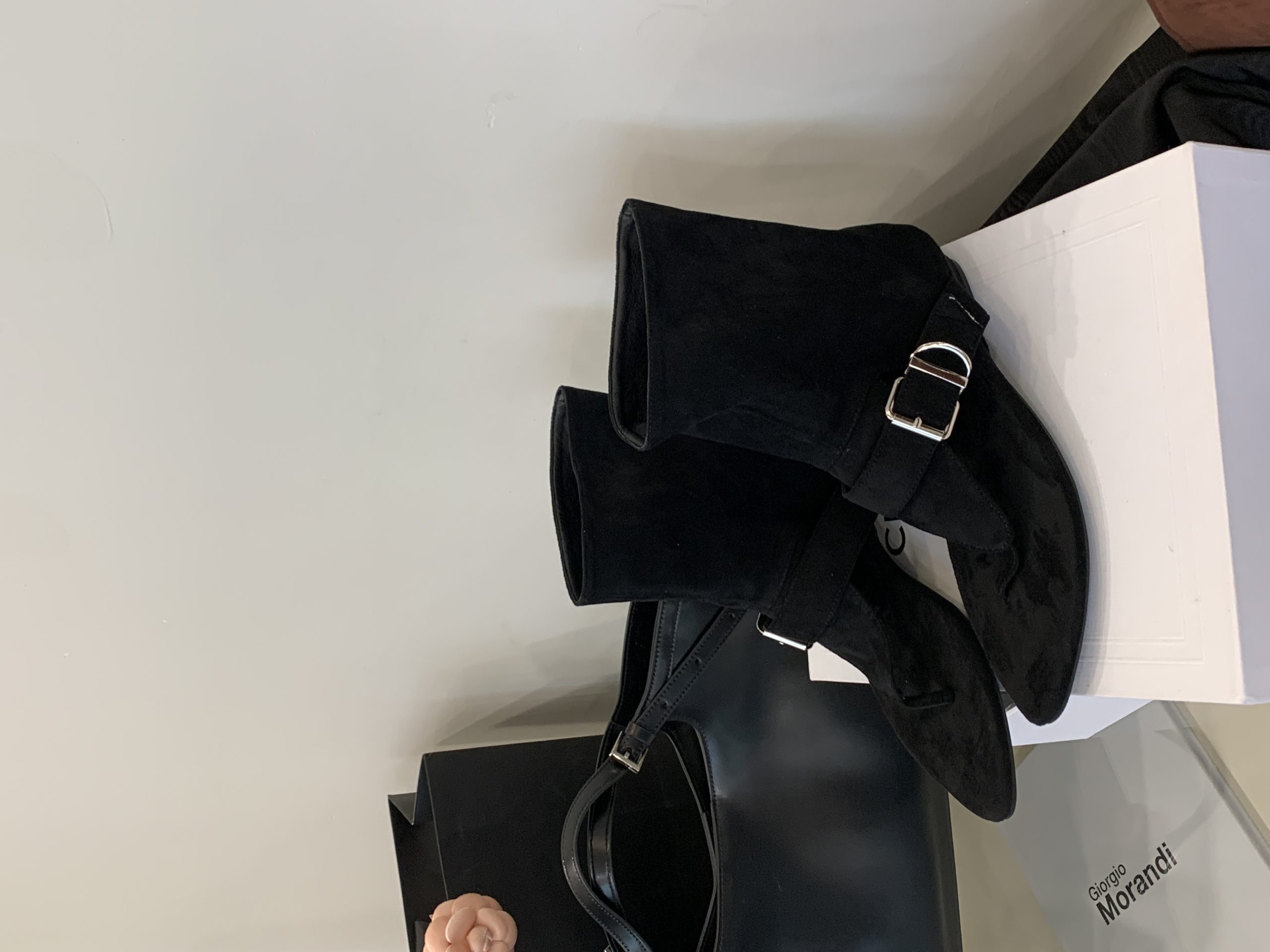 2025 New Retro Buckle Slide Sandals Elegant Flat Heel Boots Roman Sandals - Image 2