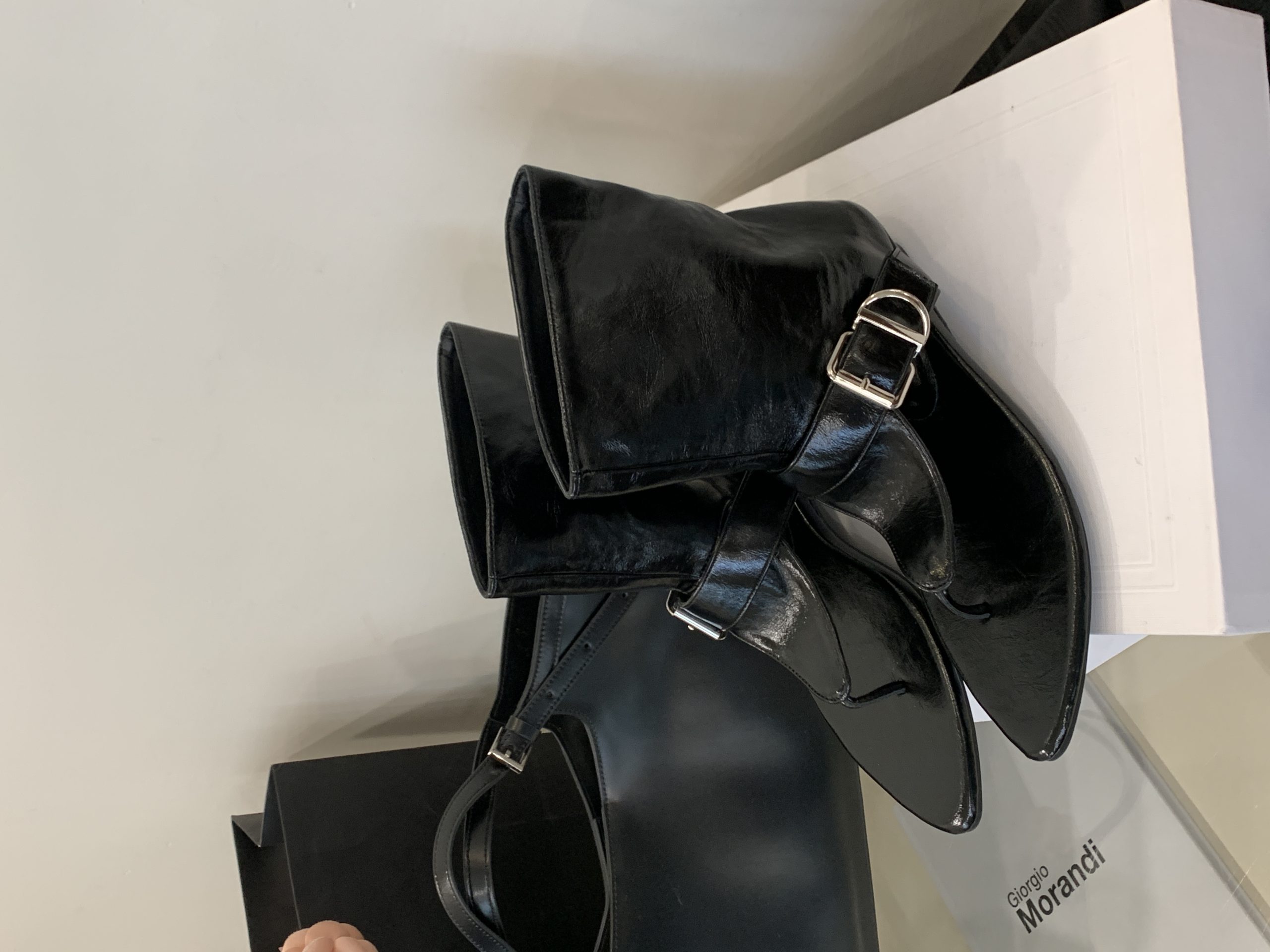 2025 New Retro Buckle Slide Sandals Elegant Flat Heel Boots Roman Sandals - Image 4