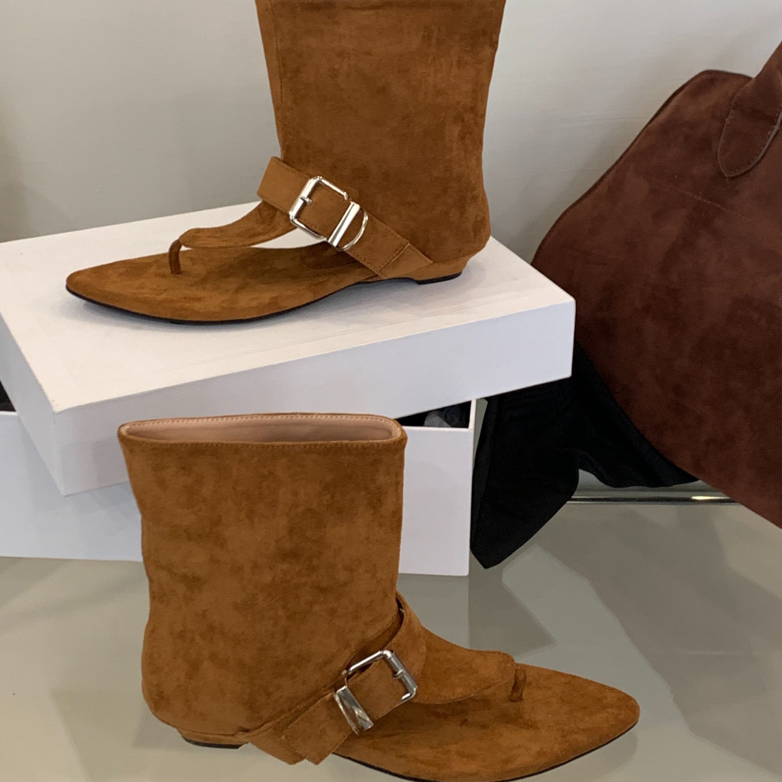 2025 New Retro Buckle Slide Sandals Elegant Flat Heel Boots Roman Sandals - Image 5