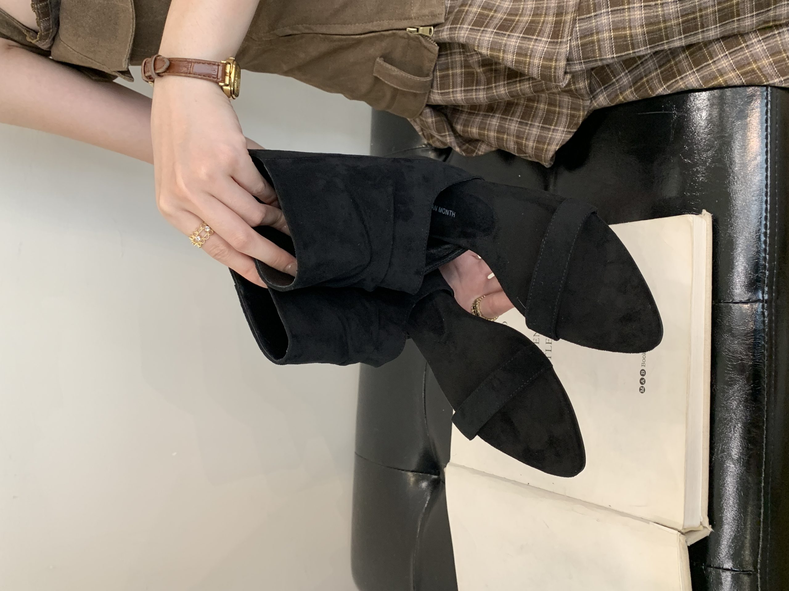 2025 New Retro Buckle Slide Sandals Elegant Low Heel Ankle Boots Roman Shoes - Image 3